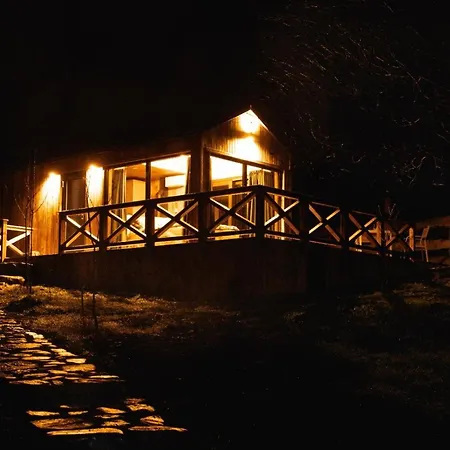 Casuta De Sub Cires Campingplatz Piatra Neamţ