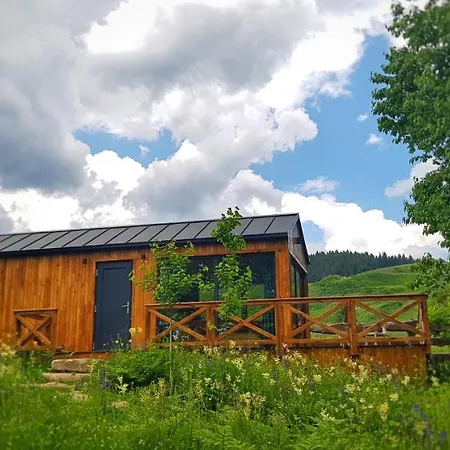 Casuta De Sub Cires Campingplatz Piatra Neamţ